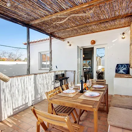 Casa Dos Avos Sta Luzia 펜션
